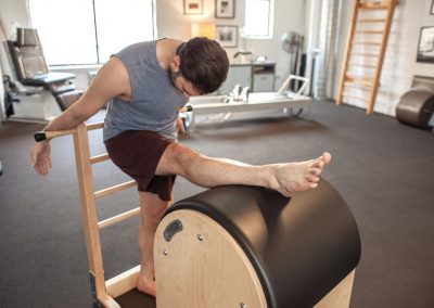 Balanced Body Pilates Contrology Ladder Barrel w użyciu