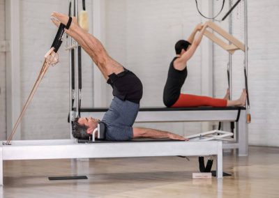 Balanced Body Pilates Contrology Reformer w użyciu