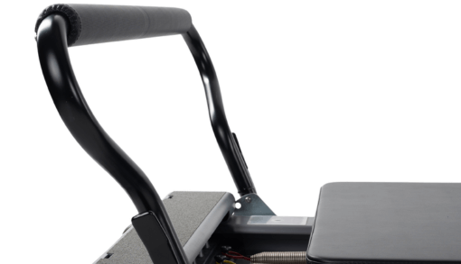Regulowany footbar do Pilates z dwukierunkową regulacją i wyściółką.
