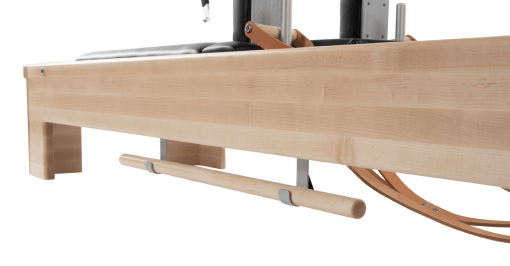 Rama maszyny Pilates wykonana z Strata Rock Maple z satynowym wykończeniem.