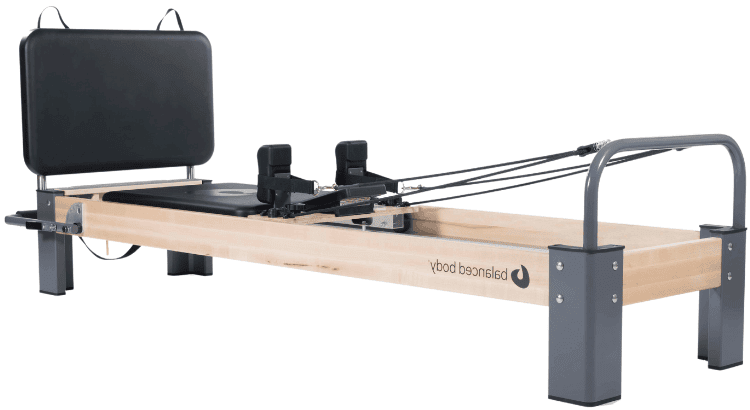 Profesjonalny reformer Pilates do wszechstronnych treningów dynamicznych.