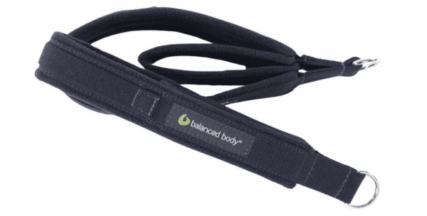 Tri Loops Balanced Body z pierścieniem D na białym tle.