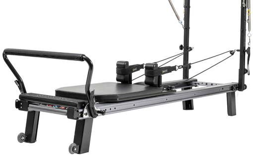 Reformer Pilates z zaawansowanym systemem 8 kółek i ergonomiczną platformą.