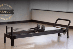 czarny reformer do pilatesu