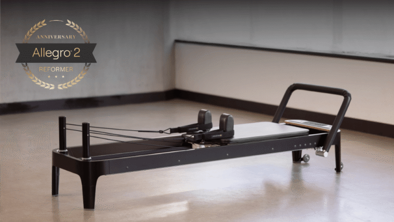 czarny reformer do pilatesu